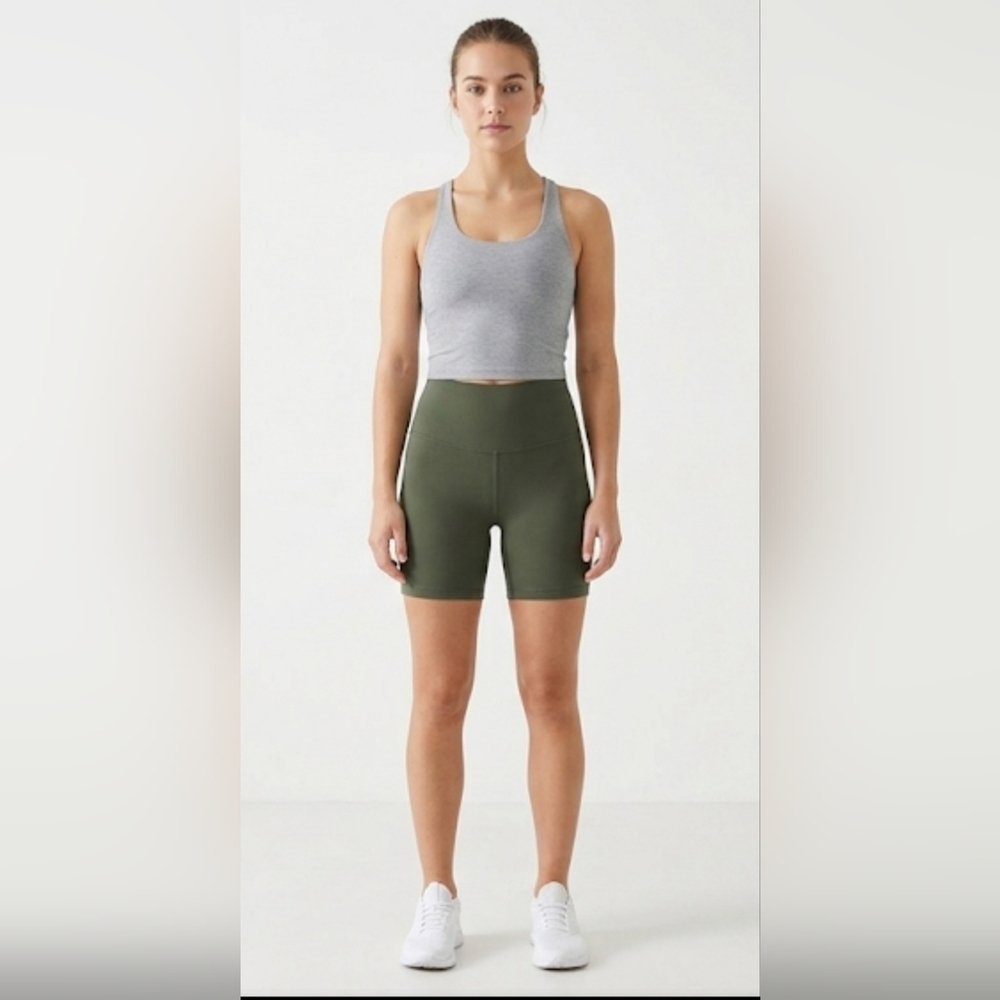 🌷Aritzia TnAction TnaLIFE Hi-Rise Bike Shorts – Olive Green🌷Like New🌷size: S